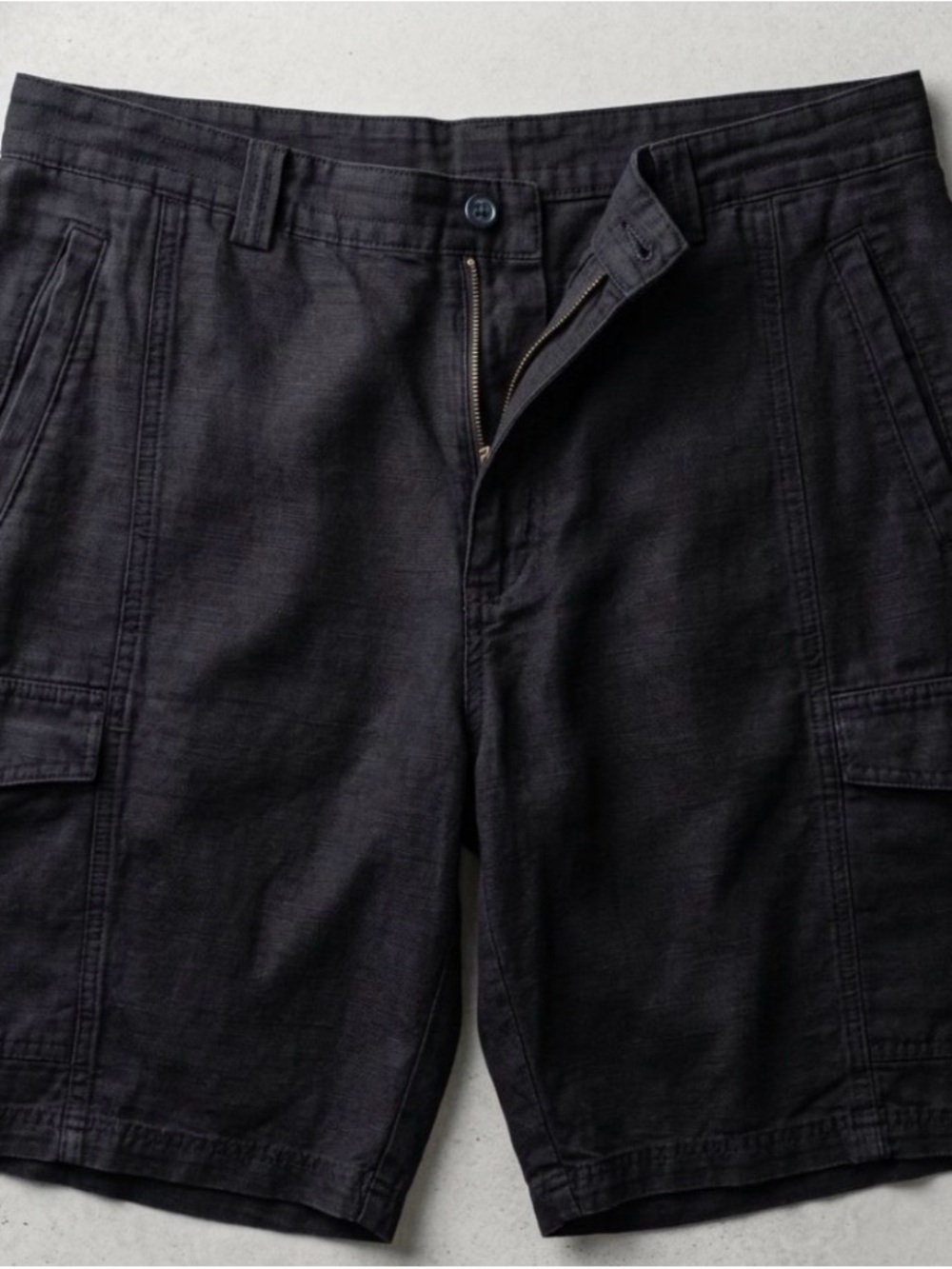 Men's Tommy Bahama Size 38 relax fit Cargo Shorts - Classic Utility Style